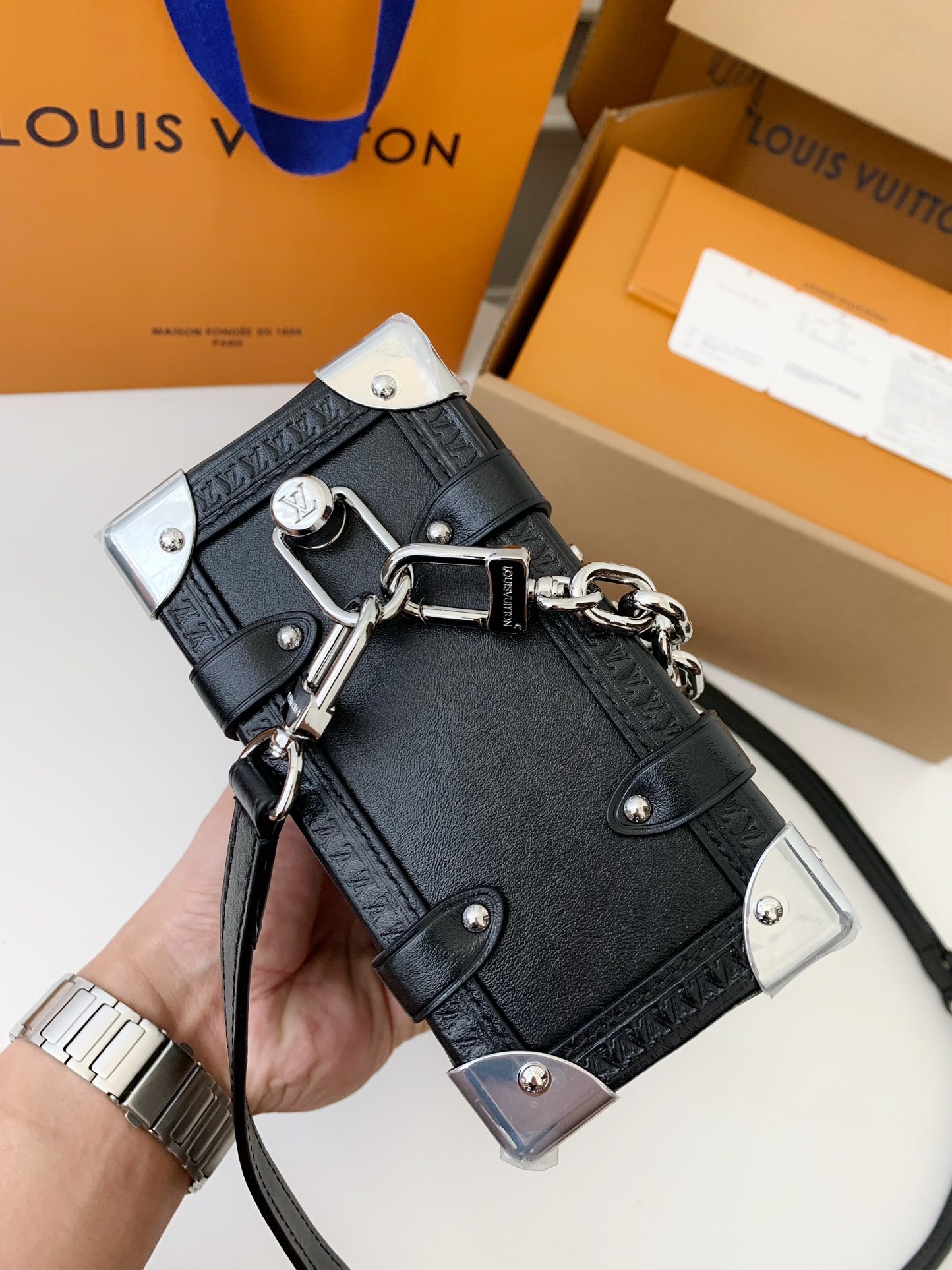 L X V New SIDE TRUNK full leather medium size handbag M11350 Size:21*14*6cm detail 9