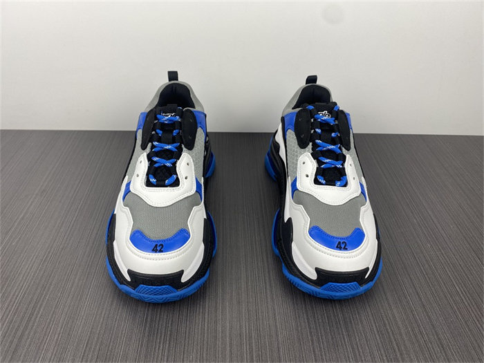 BLCG TRIPLE SNEAKER 536737 W2CA1 4124 detail 4