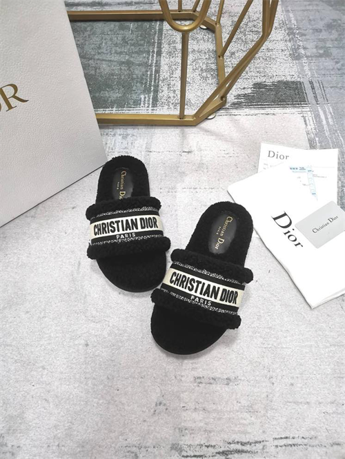 Dio Slipper detail 3