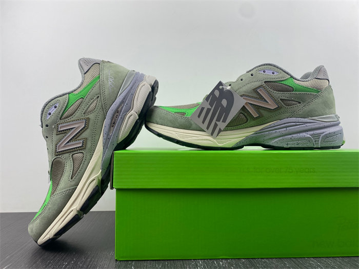 NB 990v3 Patta Keep Your Family Close M990PP3 detail 2