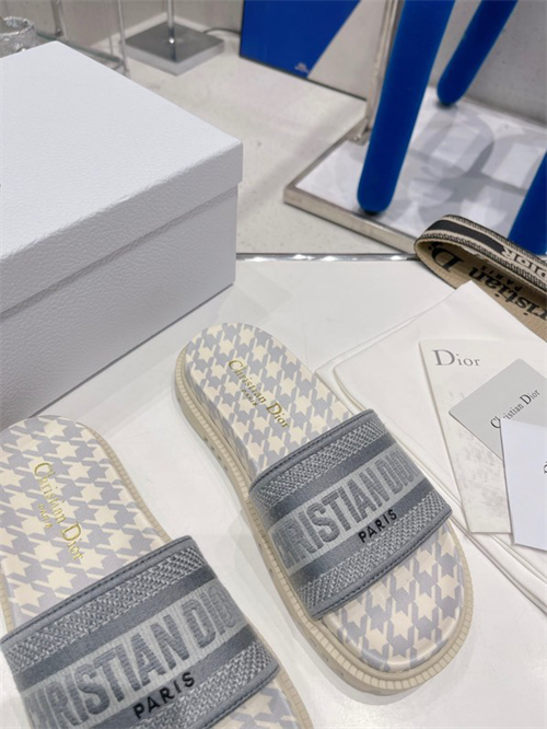 Dio Slipper detail 6