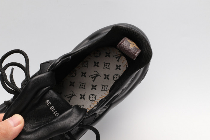L x V snekaers L000001 detail 7