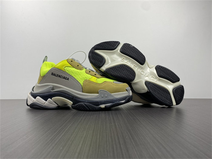 BLCG TRIPLE SNEAKER 524039 W09O3 1801 detail 3