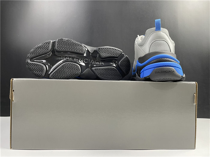 BLCG TRIPLE SNEAKER 536737 W06N1 9018 detail 6