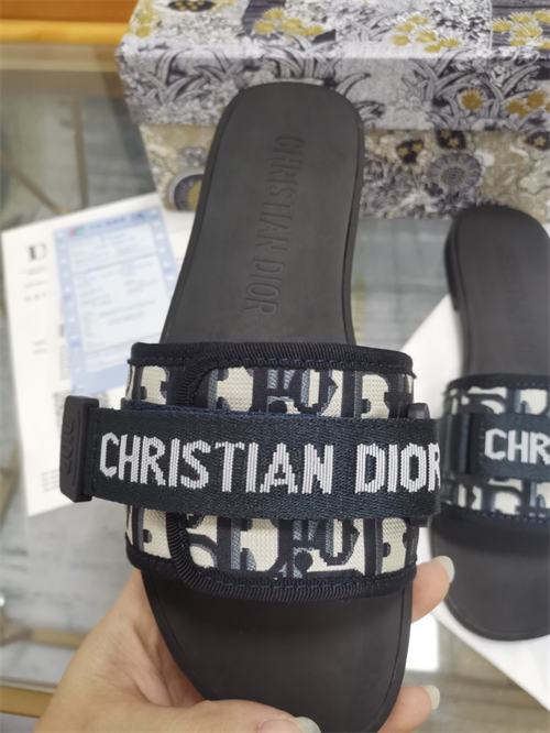 Dio Slipper detail 2