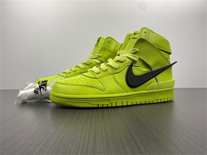 NK Dunk High AMBUSH Flash Lime CU7544-300
