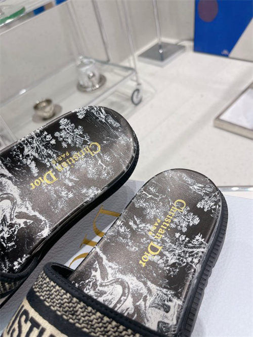 Dio Slipper detail 3