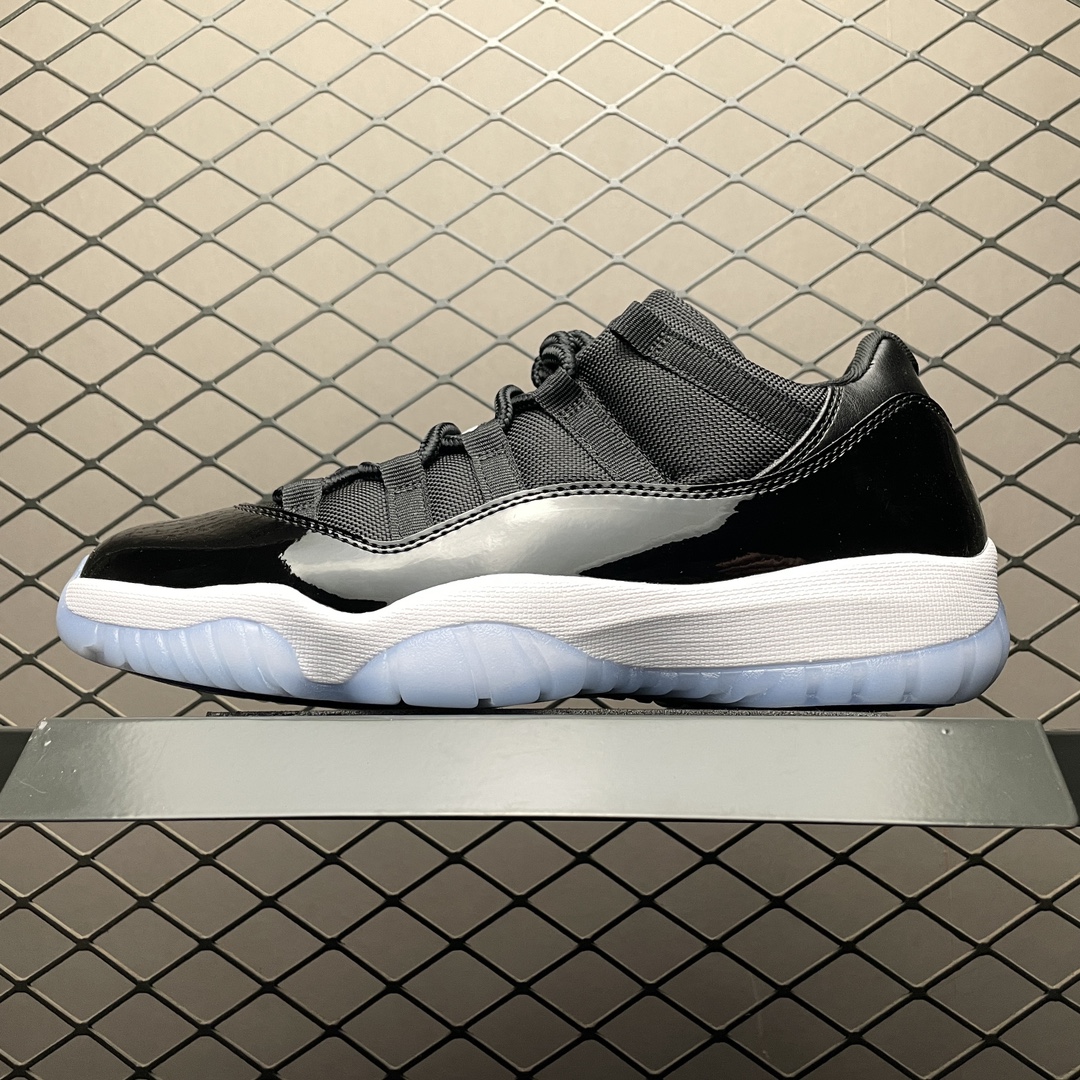 JRD 11 Retro Low  FV5104-004