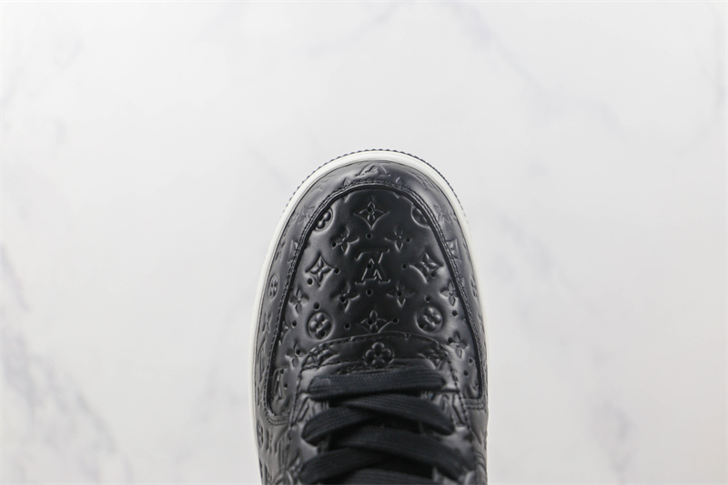 L X V x NK Air Force 1'07 Low Black/white/Monogram detail 4