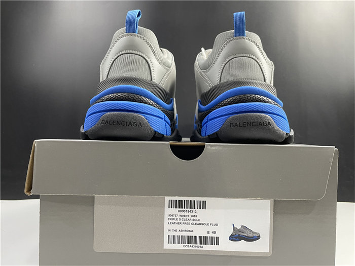 BLCG TRIPLE SNEAKER 536737 W06N1 9018 detail 5