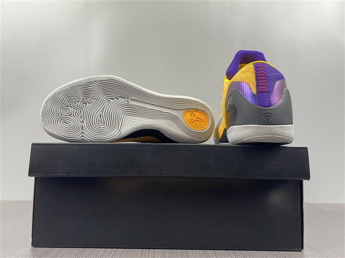 NK Kobe 630487-500 detail 6
