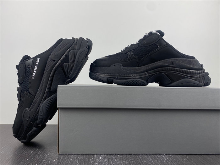 BLCG TRIPLE S 755686 W3SM2 1000 detail 2