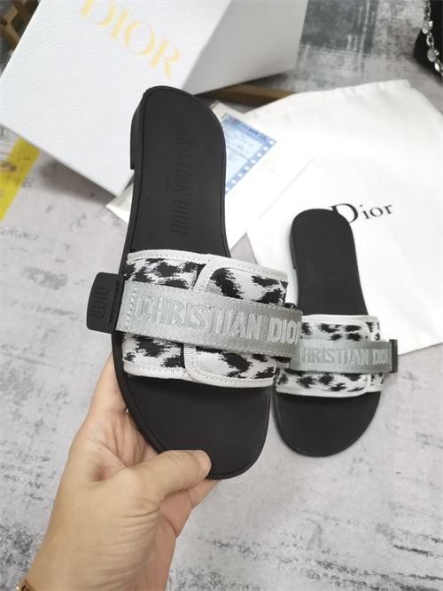 Dio Slipper detail 2
