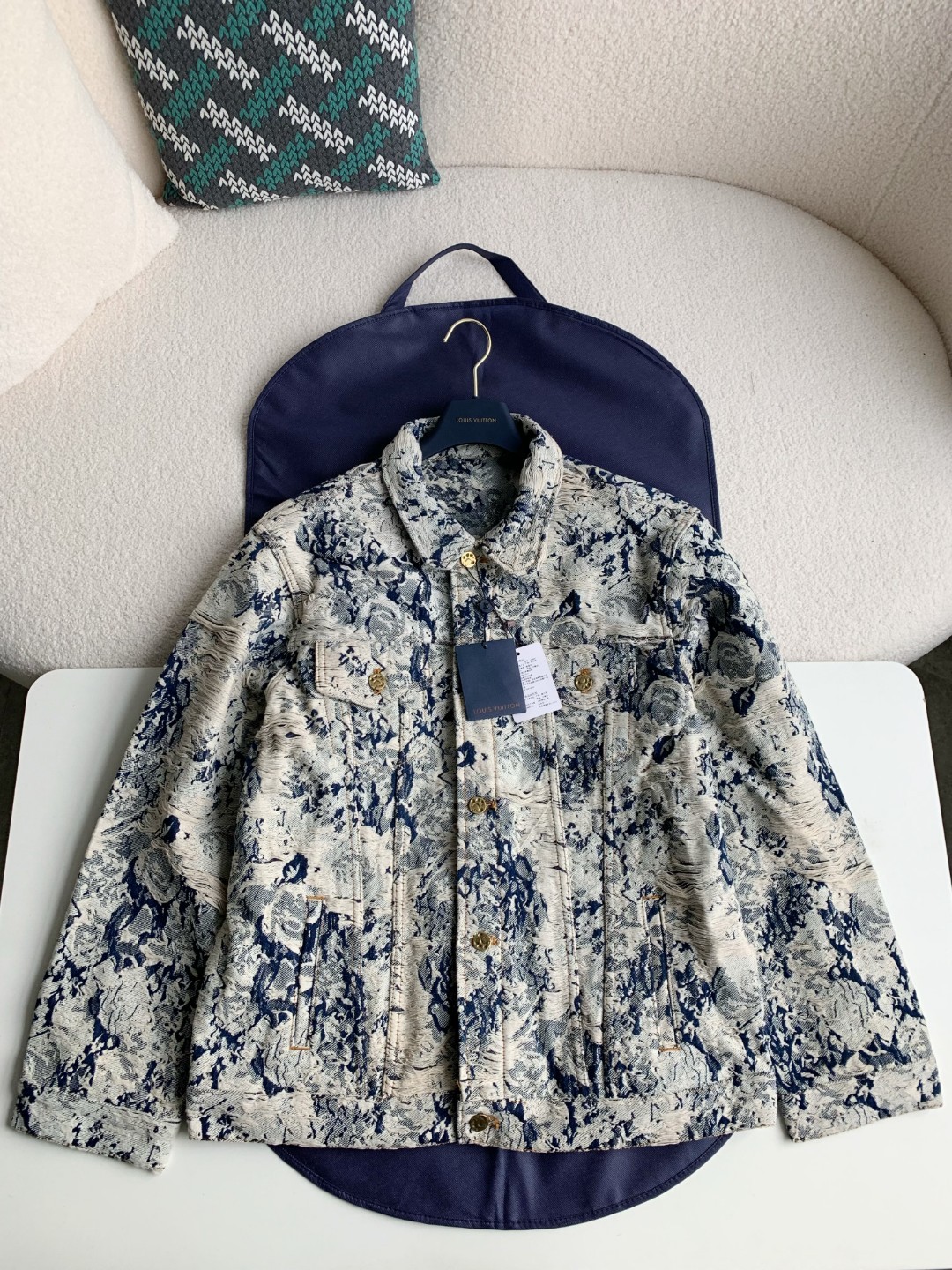 L X V FW22 Jacket