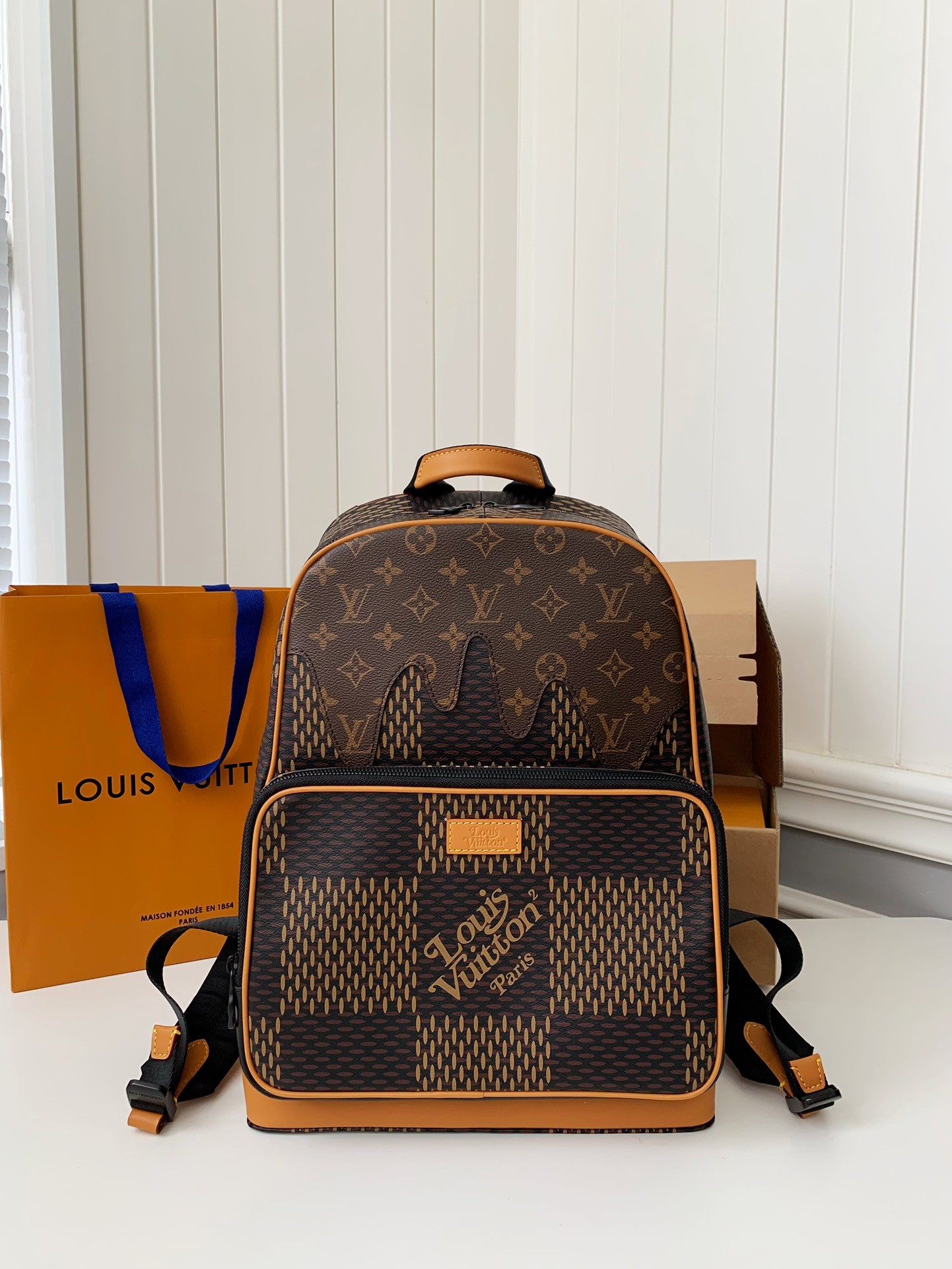 L X V &times; NIGO Campus 30*39*13cm