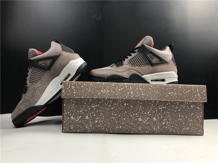 JRD 4 Retro Taupe Haze DJ6249-200 detail 2