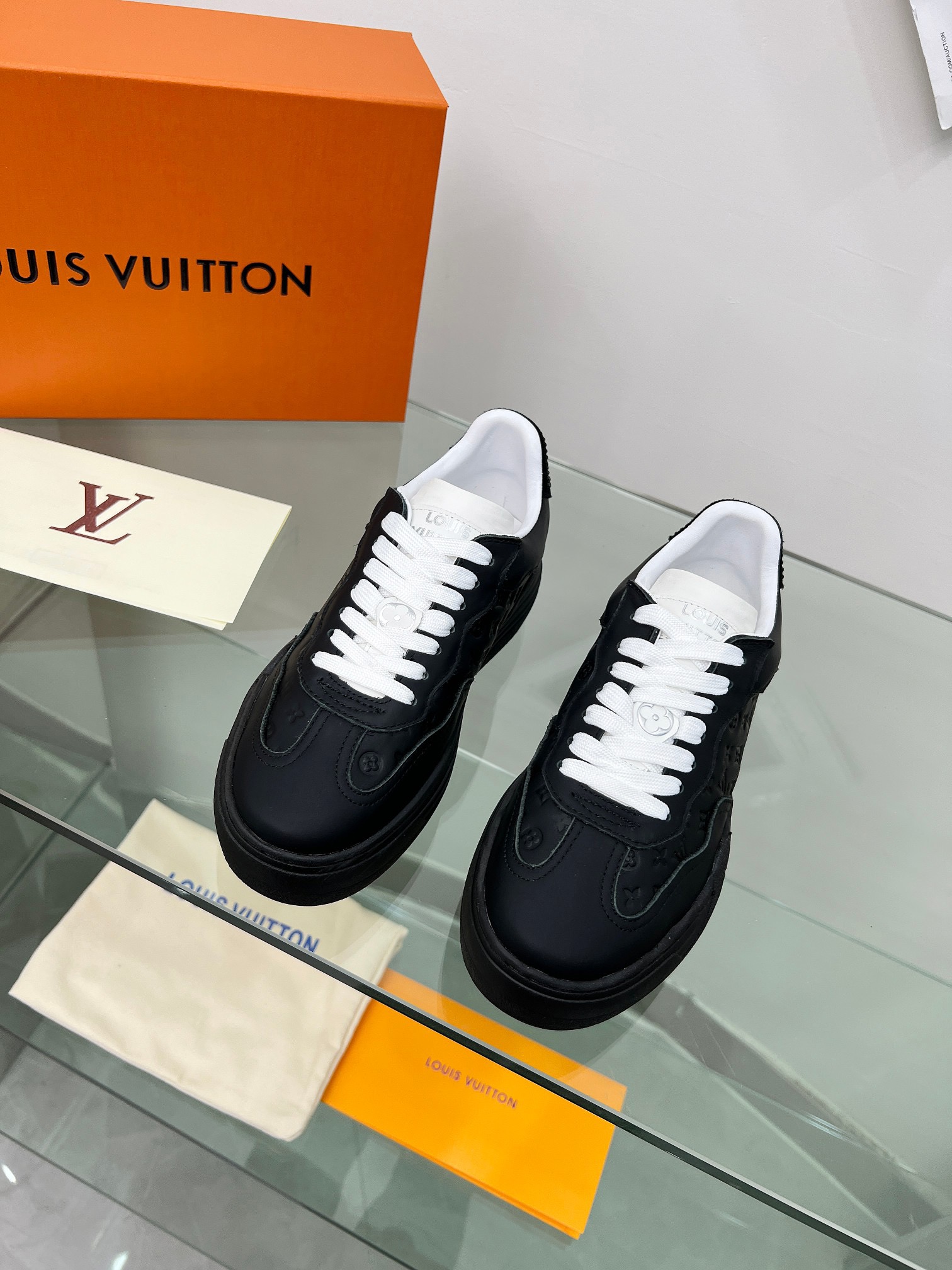 L X V Groovy SNEAKERS detail 9