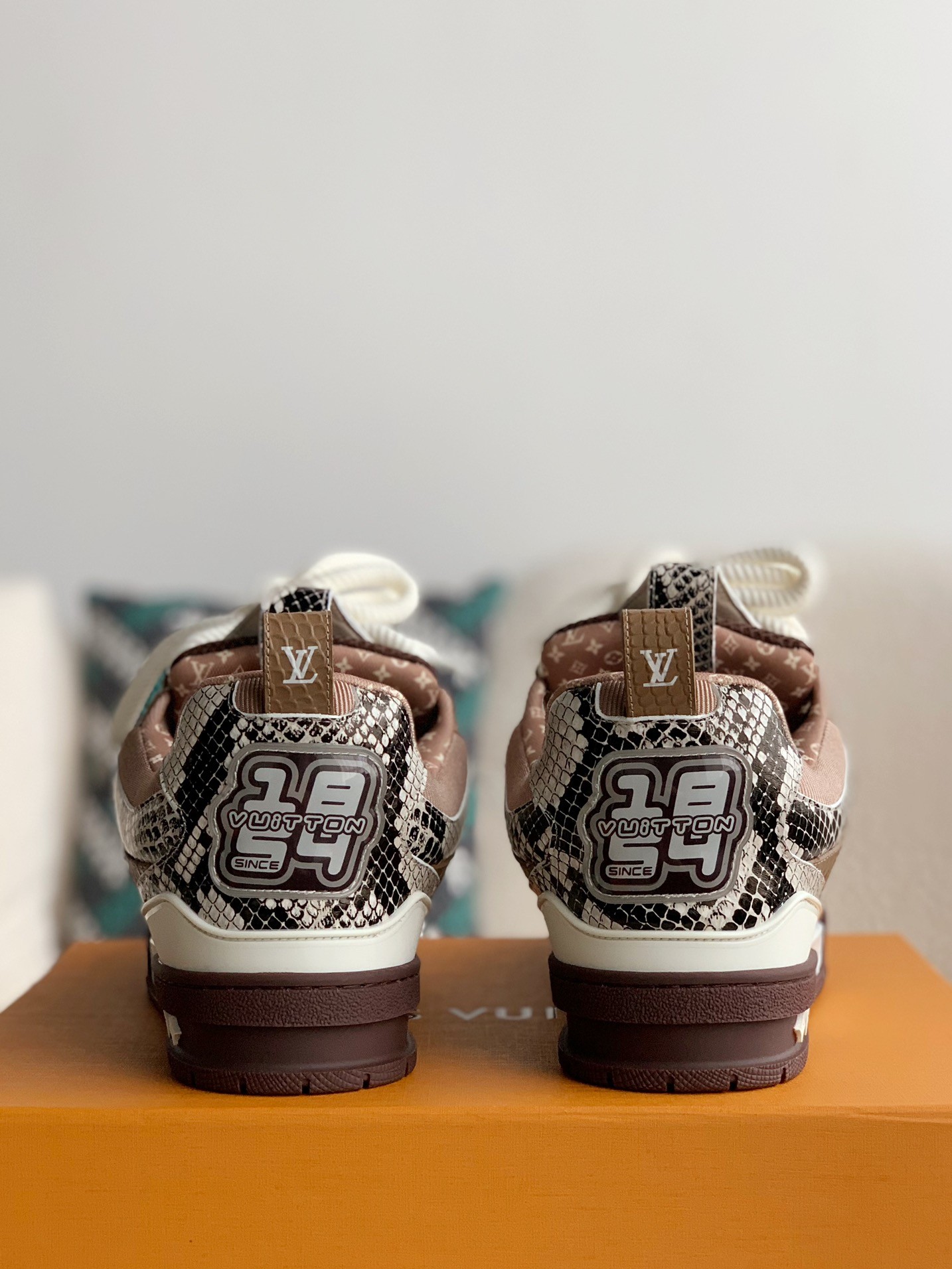 L X V NEW SKATE detail 3