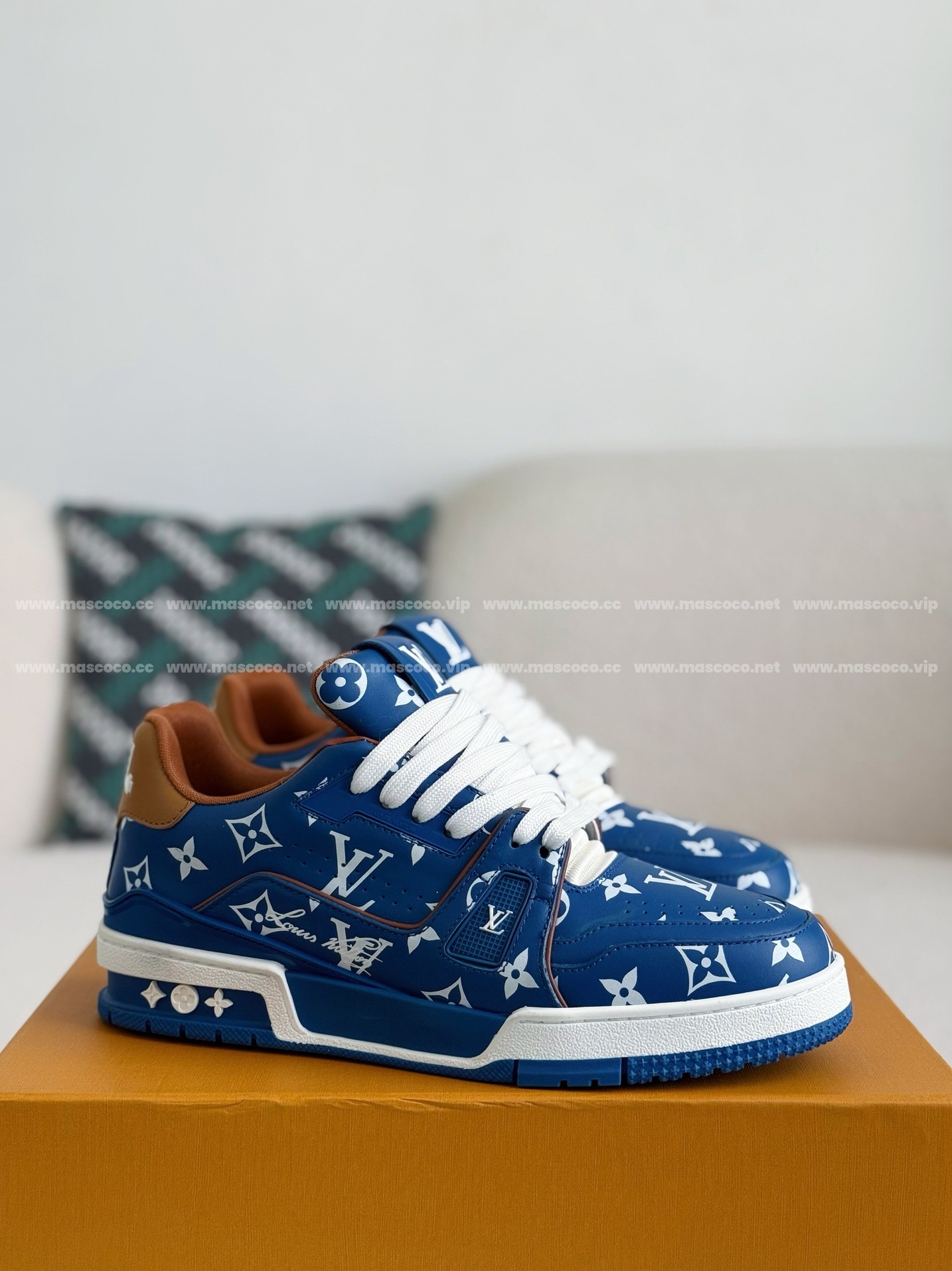 L X V TRAINER SNEAKERS detail 2