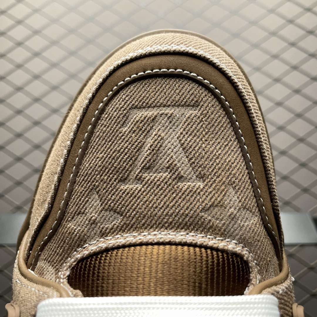 L X V TRAINER detail 8