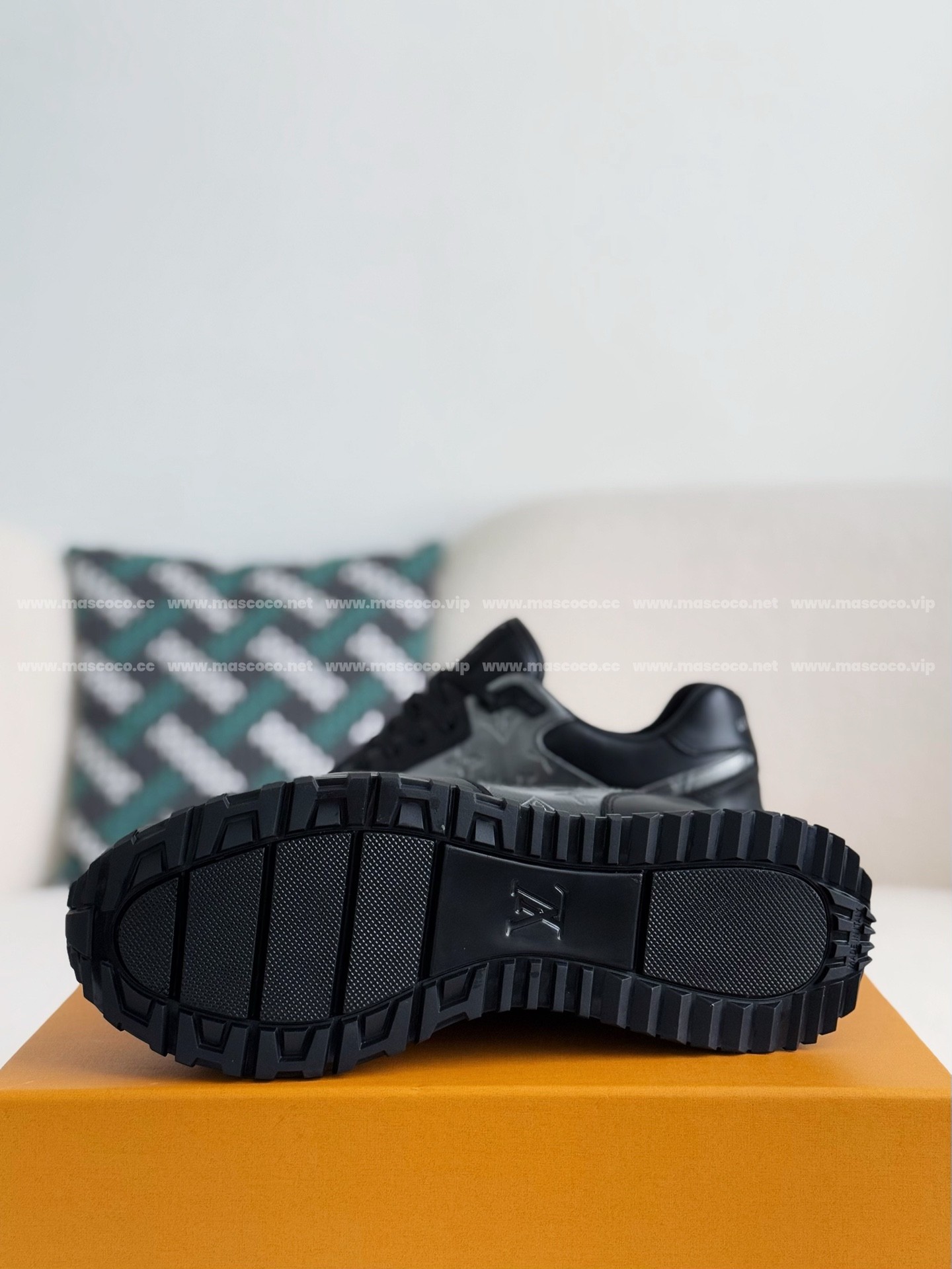 L X V RUN AWAY Casual Shoes detail 5