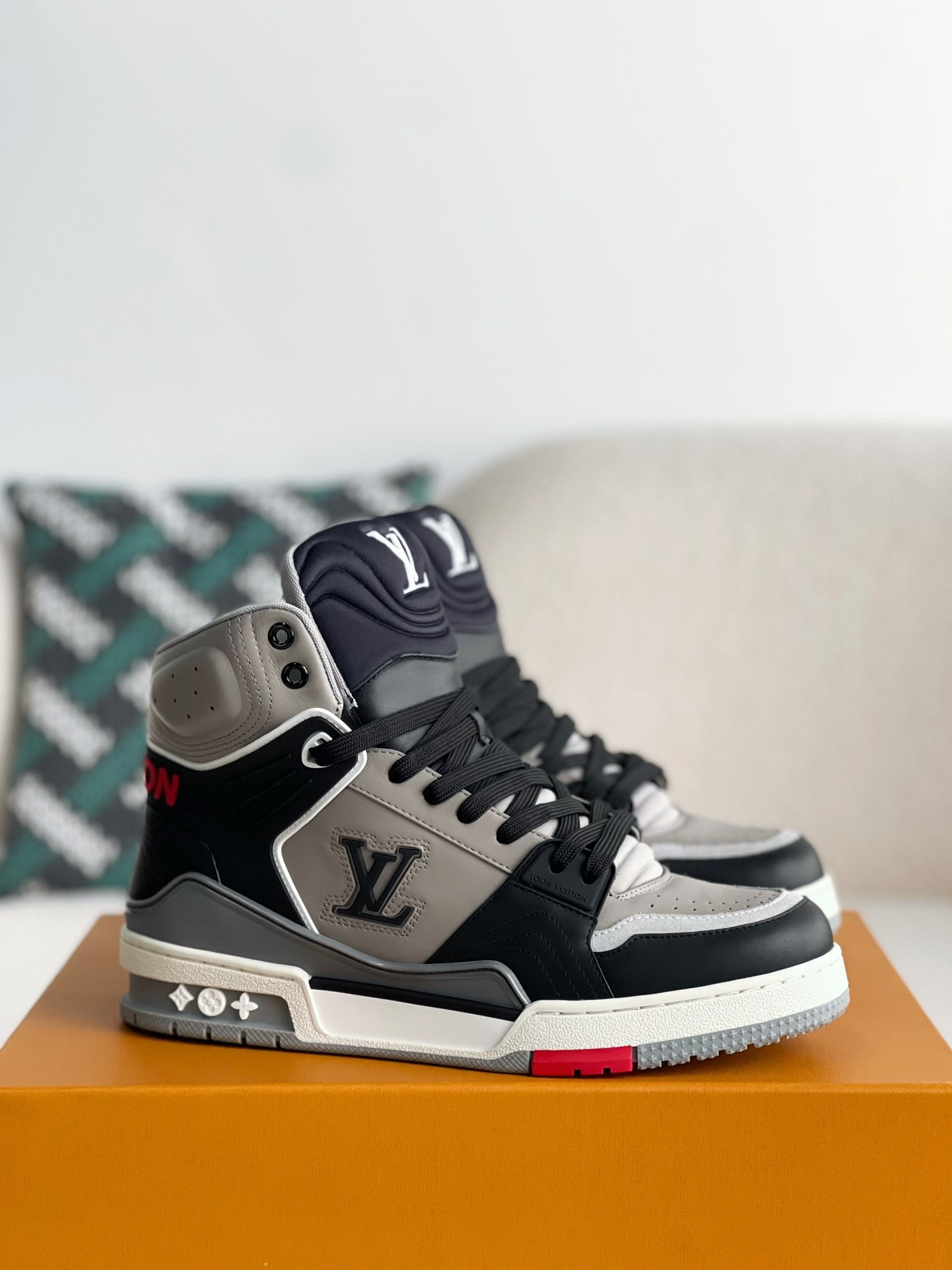 L X V TRAINER SNEAKERS(Men's style) detail 2
