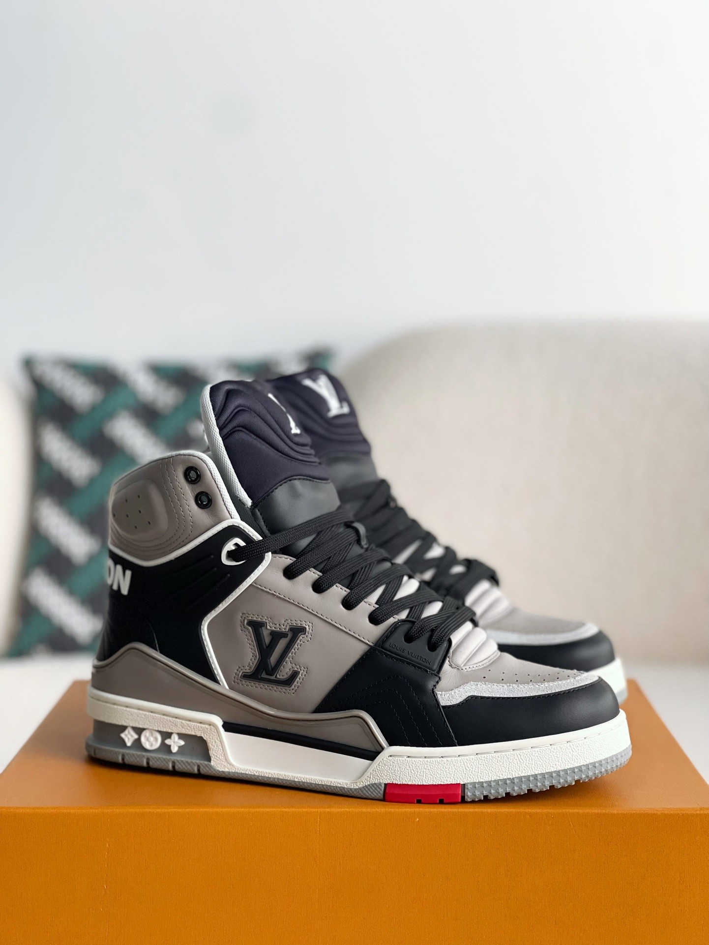 L X V TRAINER SNEAKERS(Men's style) detail 2
