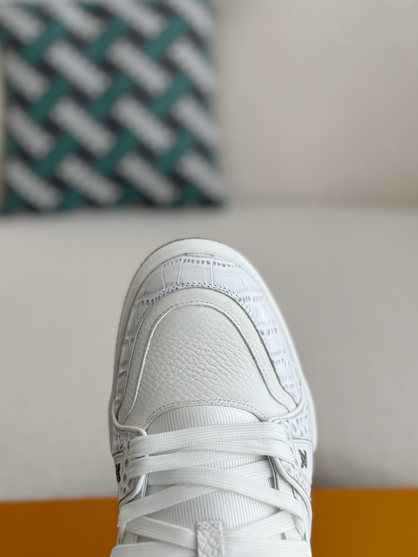 L X V SNEAKERS detail 9