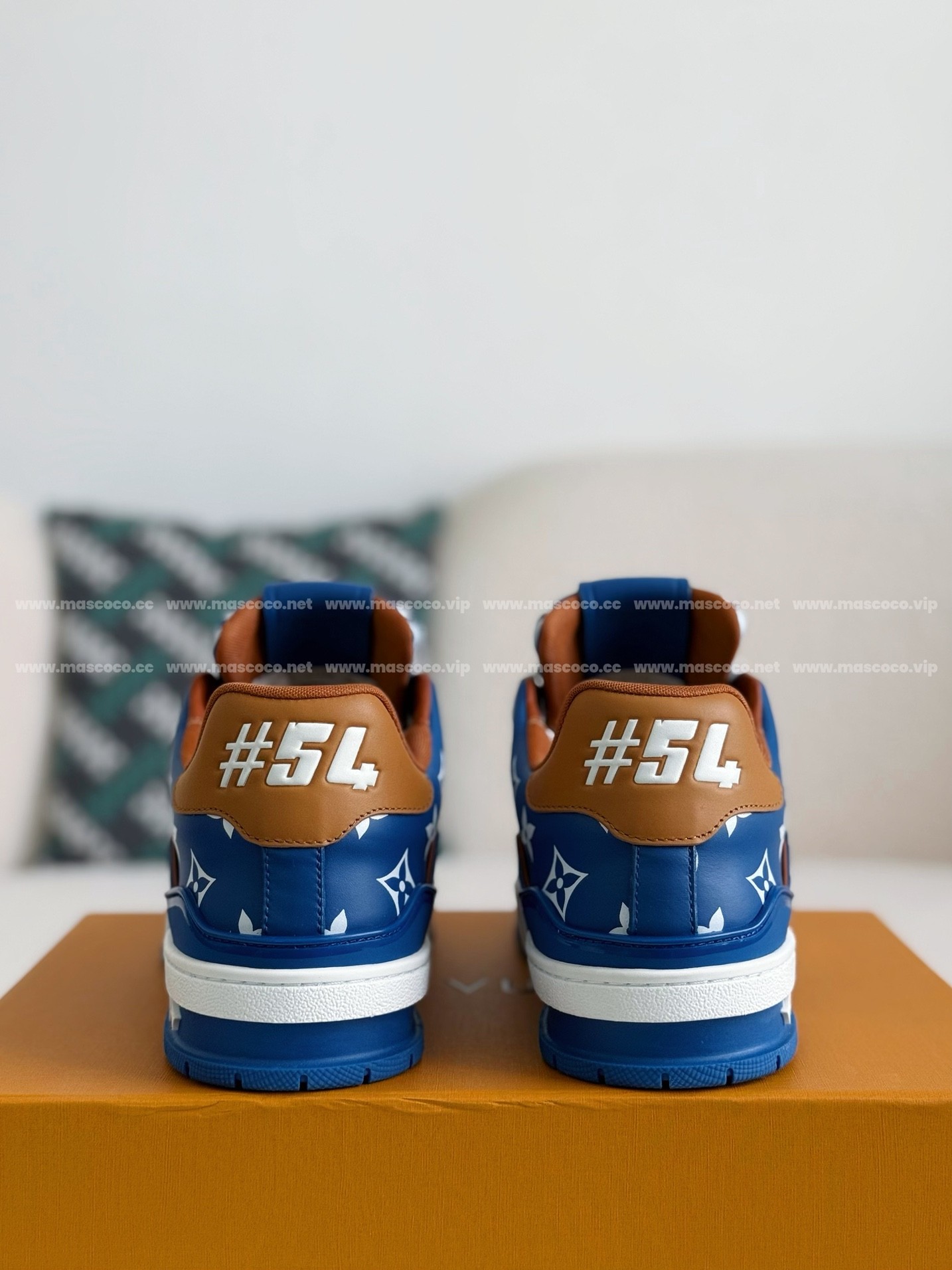 L X V TRAINER SNEAKERS detail 3