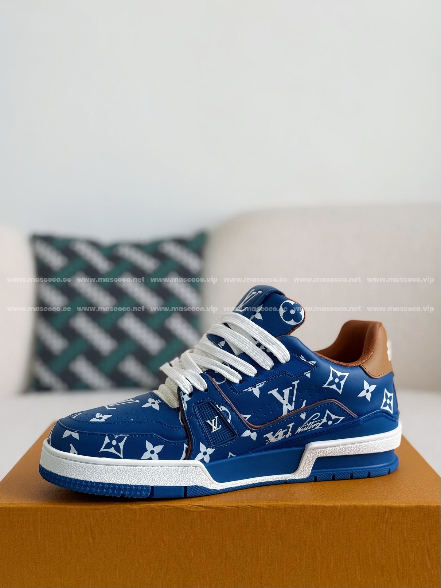 L X V TRAINER SNEAKERS detail 4