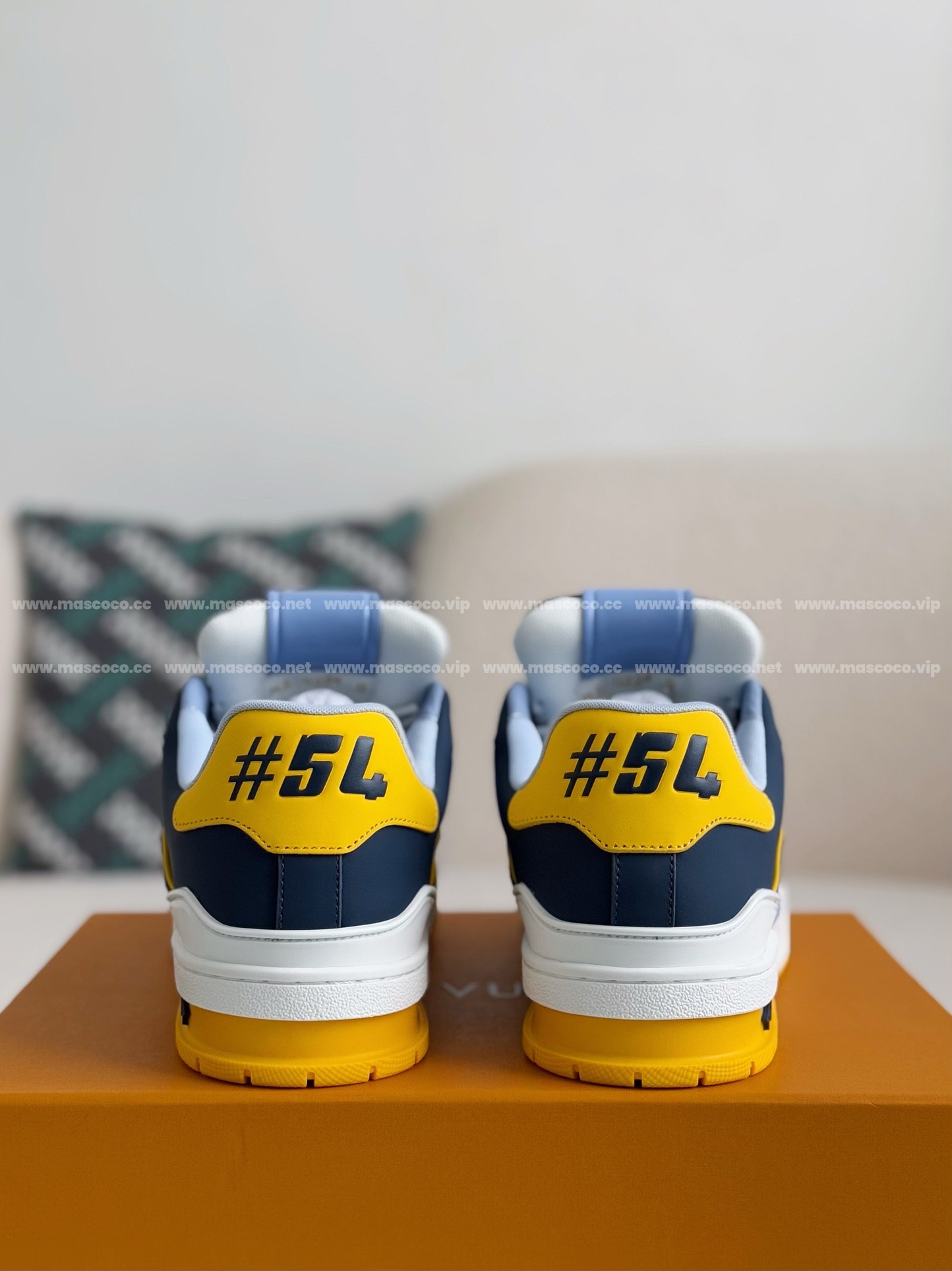 L X V TRAINER SNEAKERS detail 3