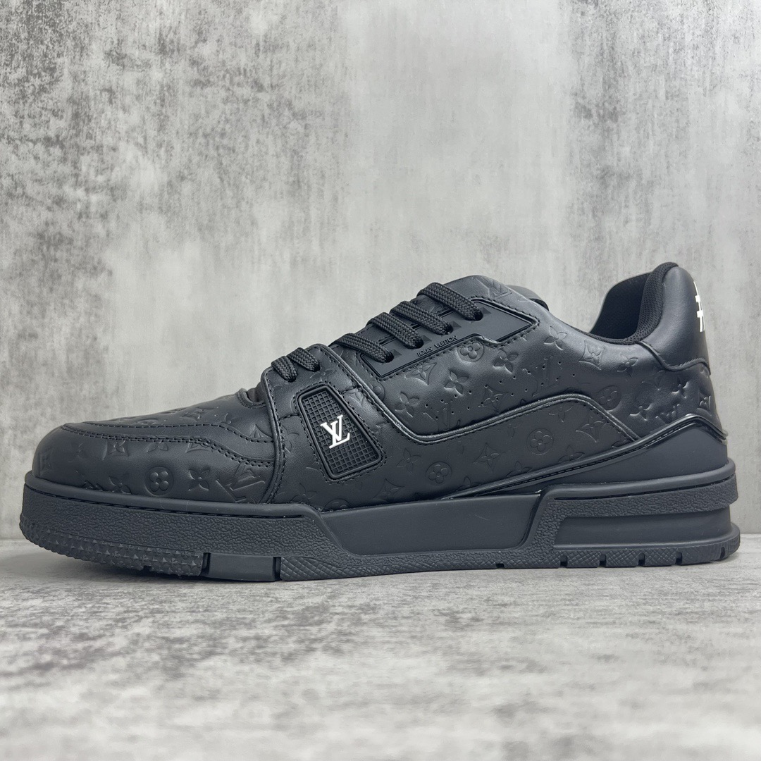 L X V TRAINER detail 8