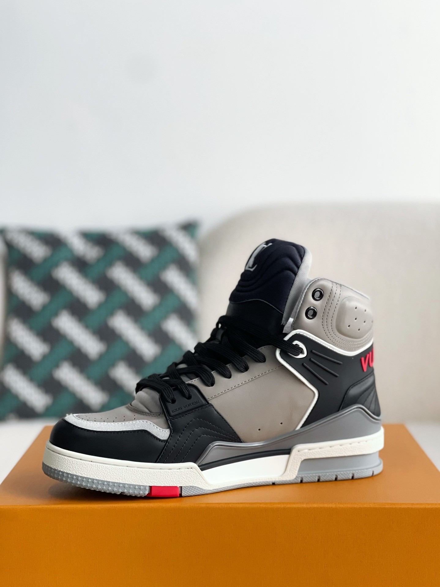 L X V TRAINER SNEAKERS(Men's style) detail 4