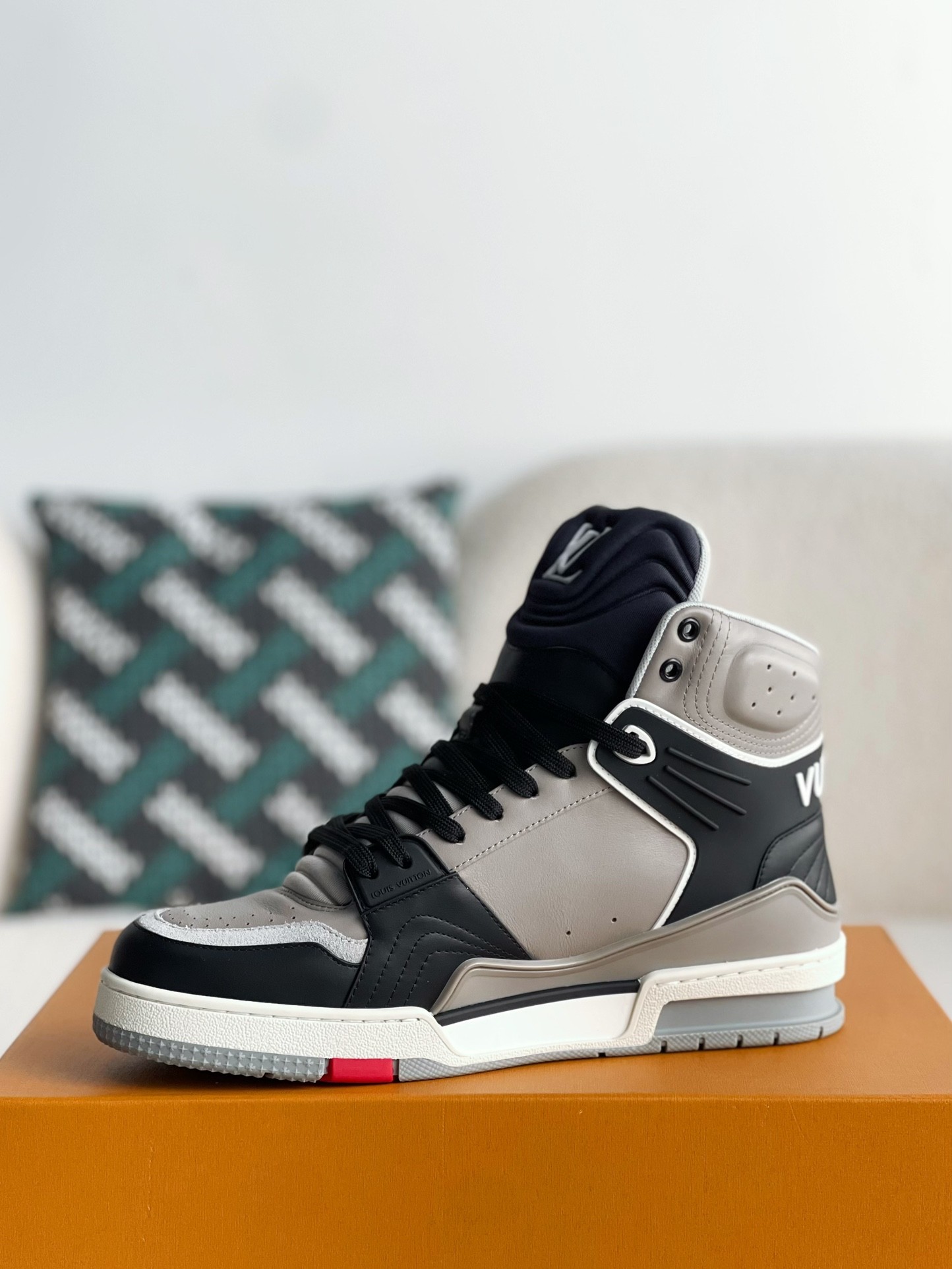L X V TRAINER SNEAKERS(Men's style) detail 4