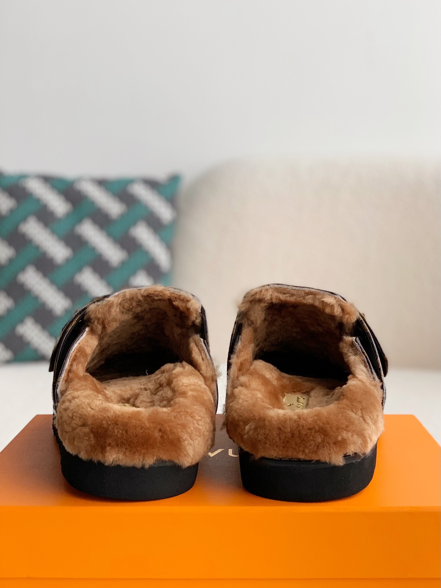 L X V Easy Sandals detail 4