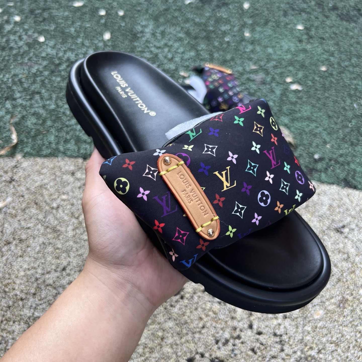 L X V SLIPPERS