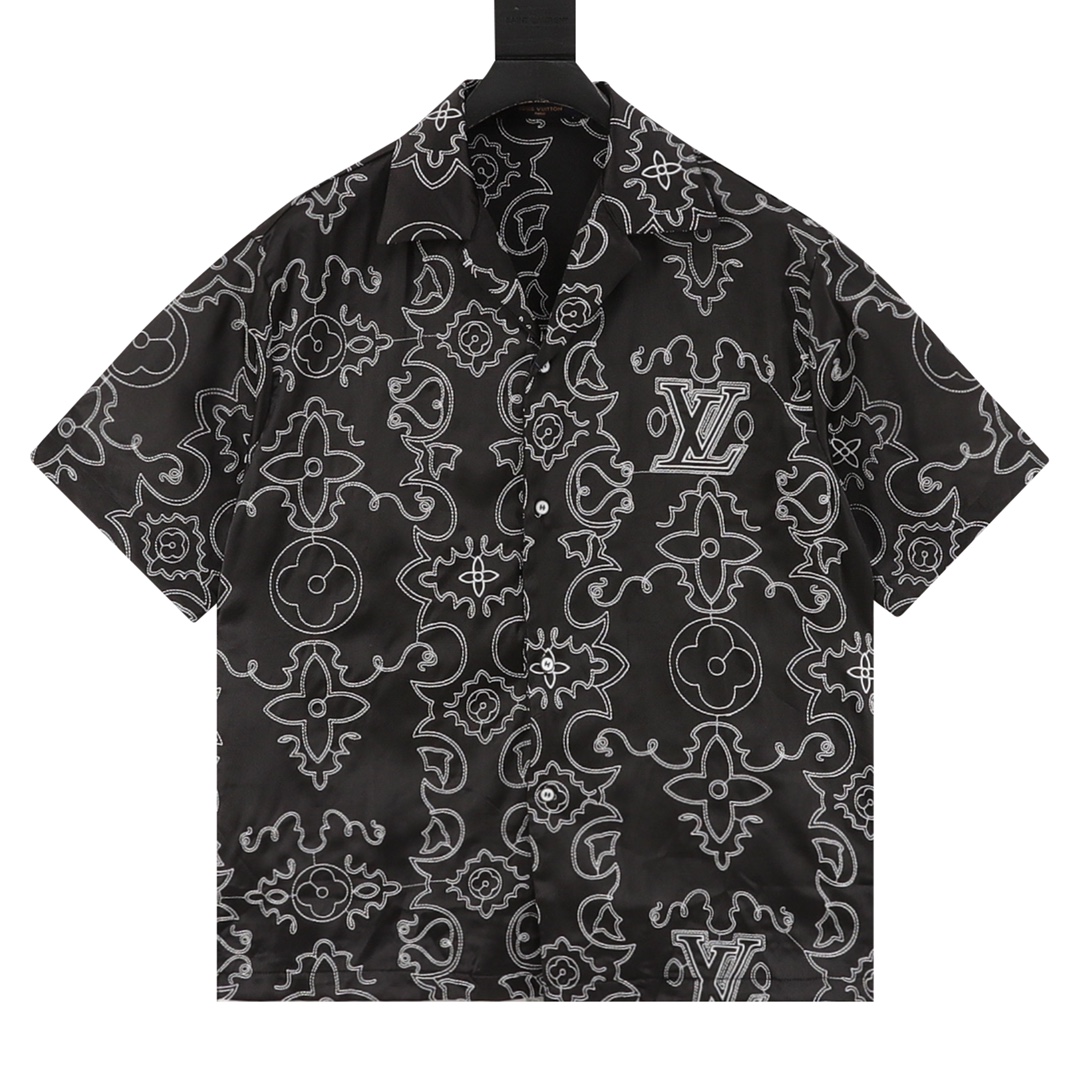 L X V Logo lettering T-shirt