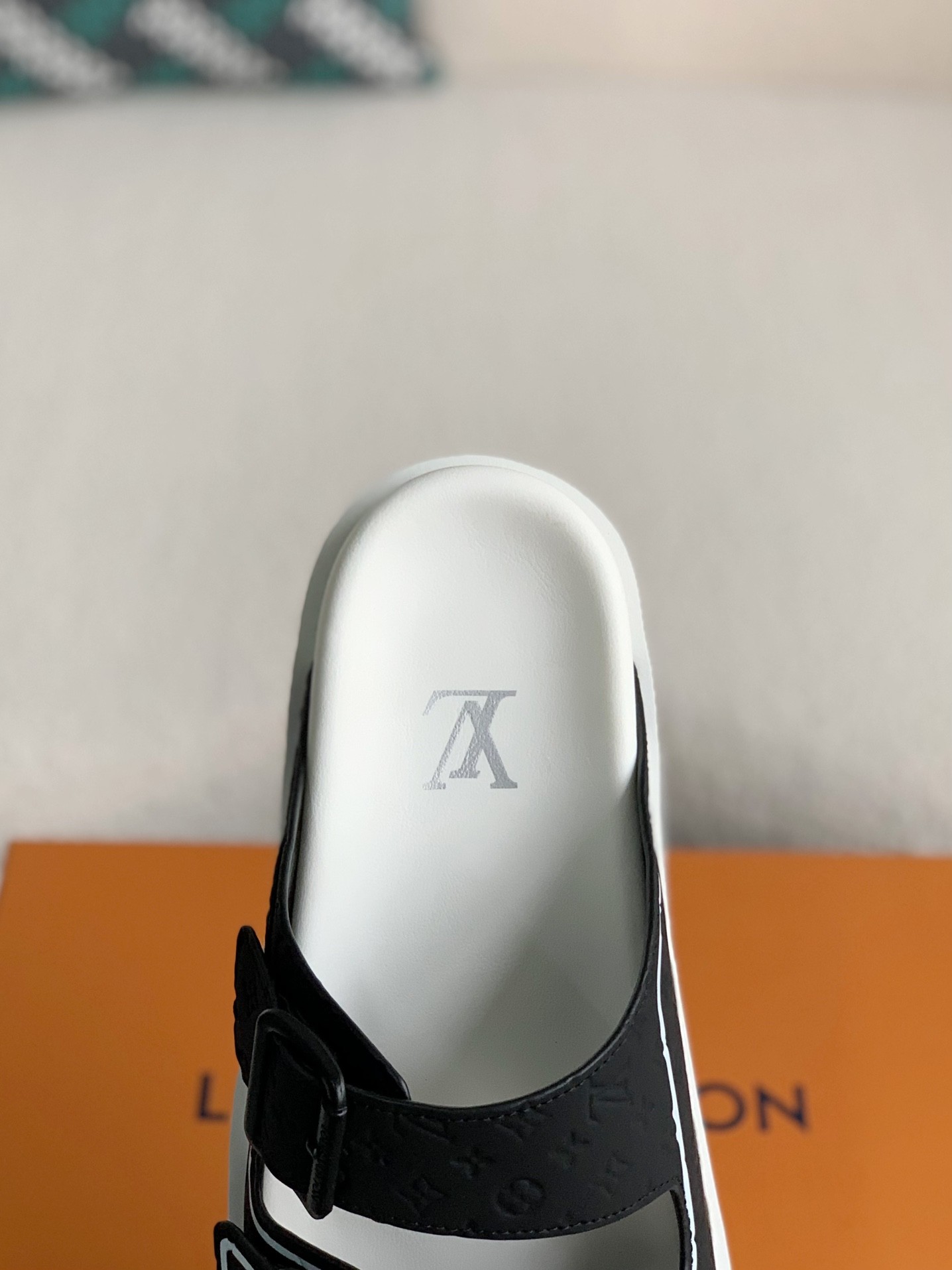 L X V MAN SLIPPERS detail 4