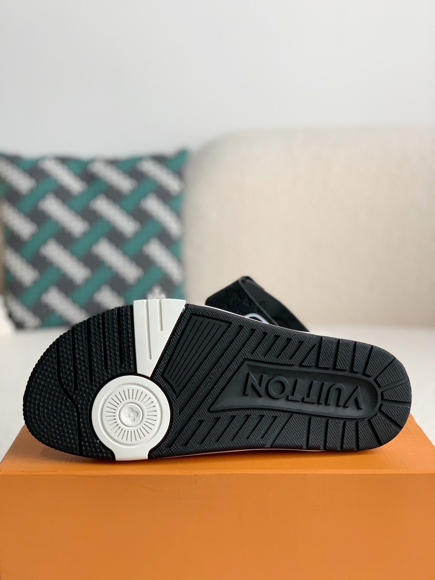 L X V MAN SLIPPERS detail 5