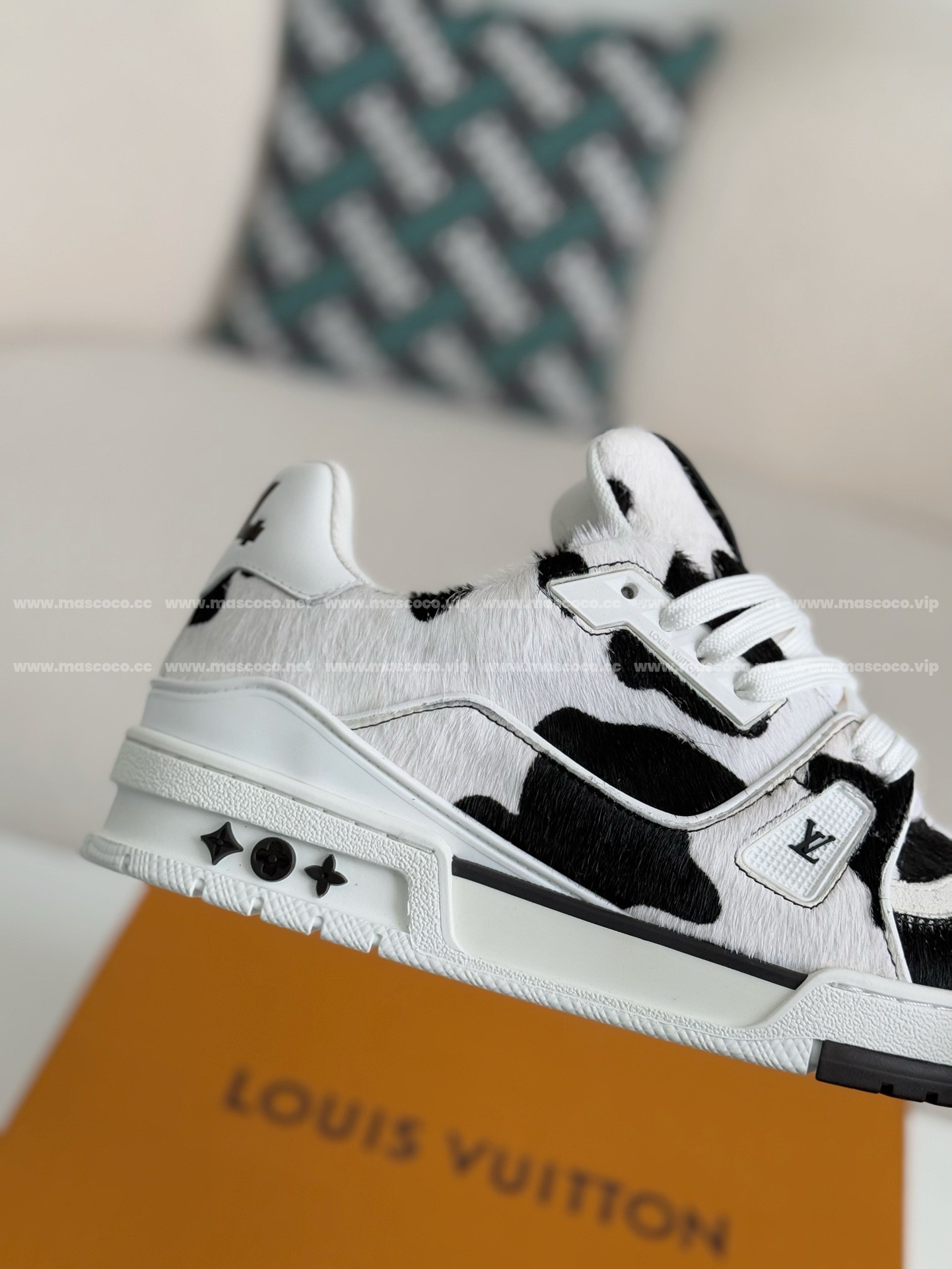 L X V TRAINER SNEAKERS detail 7