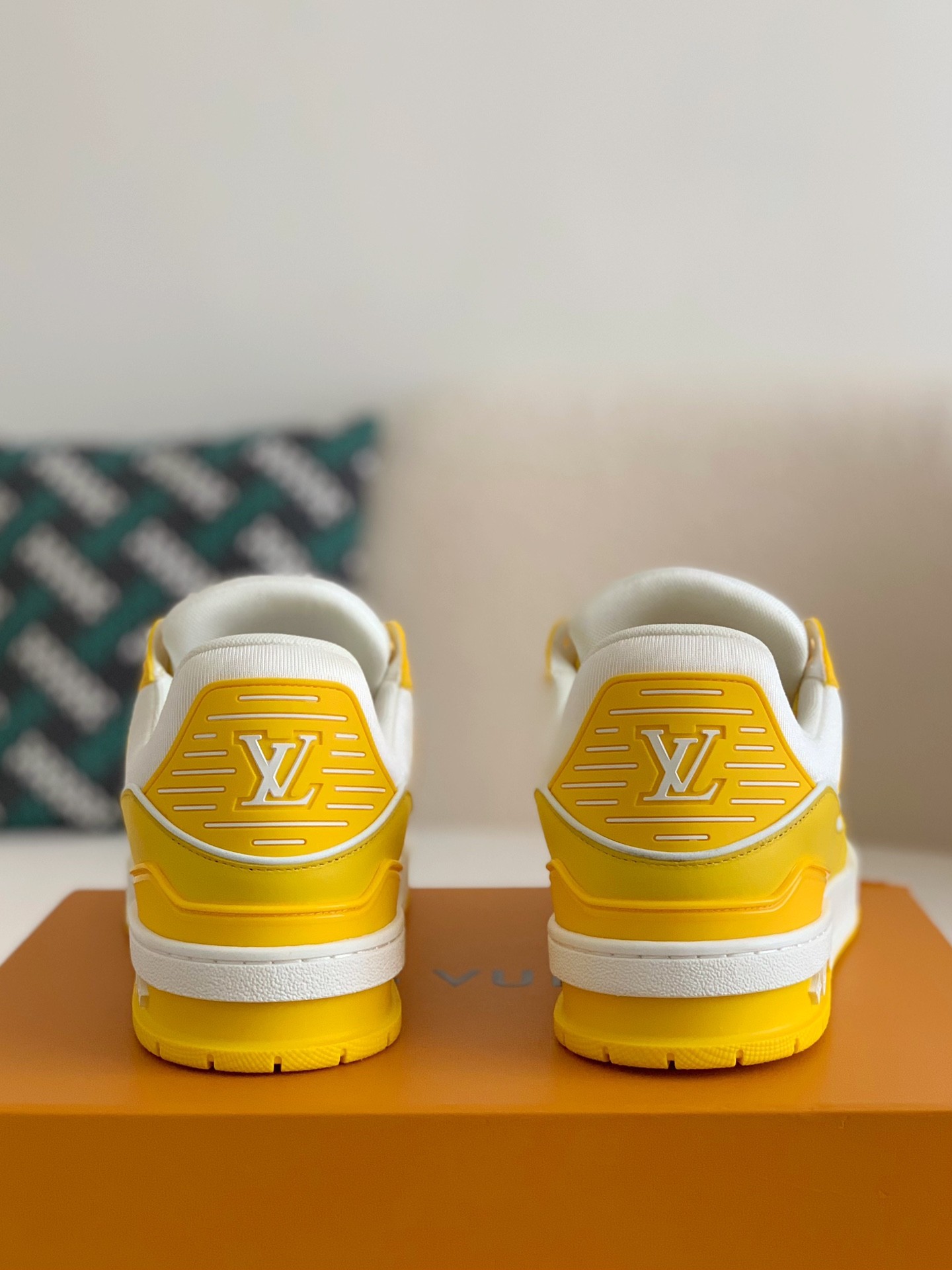 L X V TRAINER Sneakers detail 5