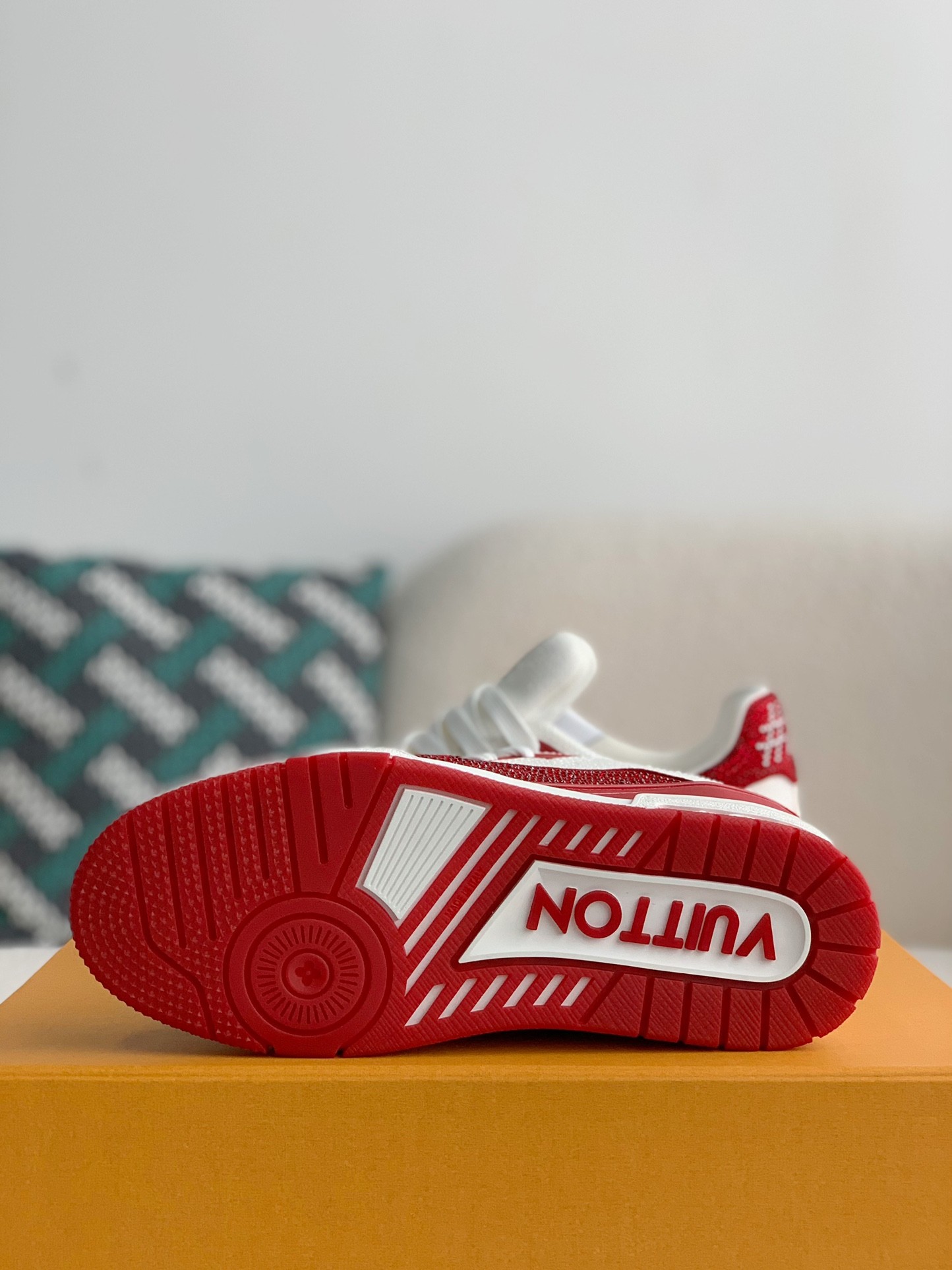 L X V TRAINER Sneakers detail 5