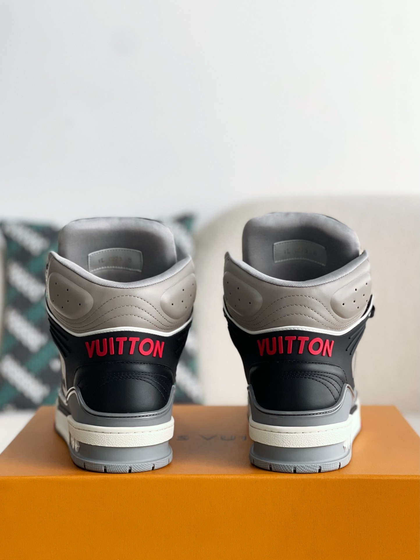 L X V TRAINER SNEAKERS(Men's style) detail 3