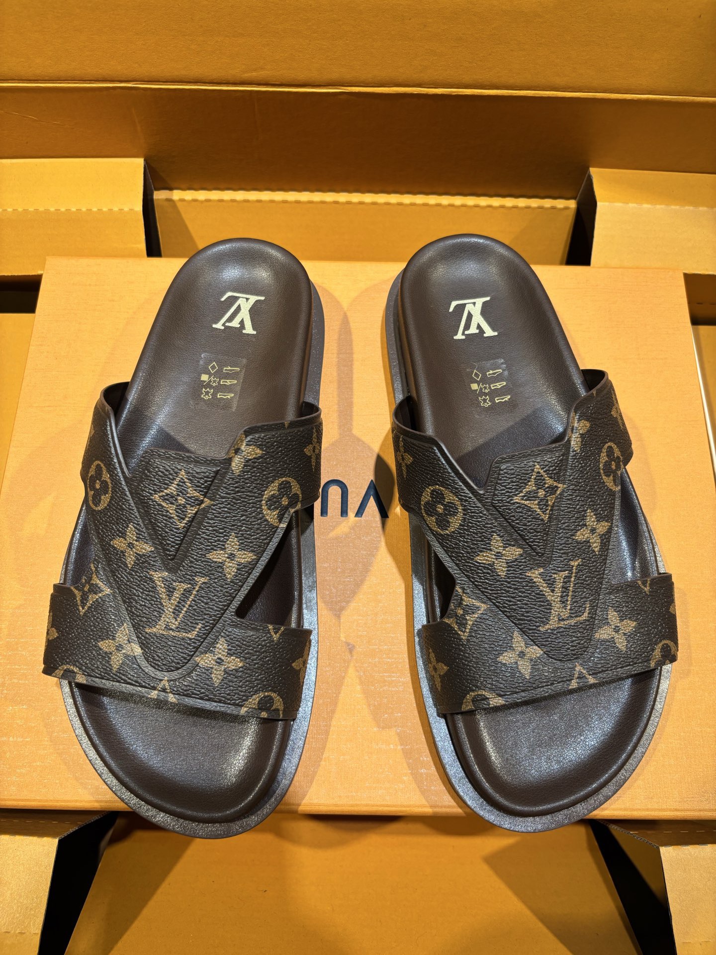 L X V SLIPPERS