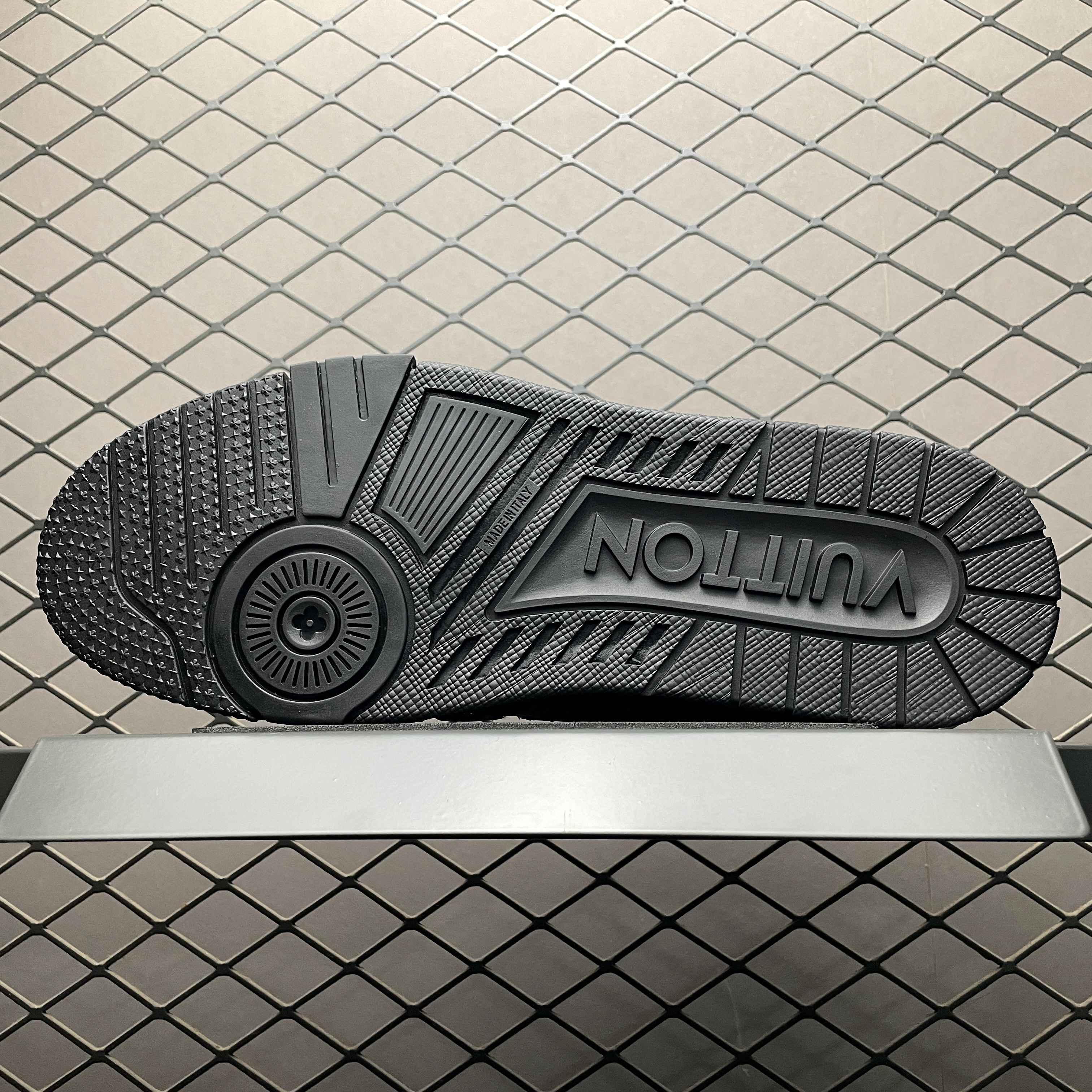 L X V RUNNER sneakers detail 9