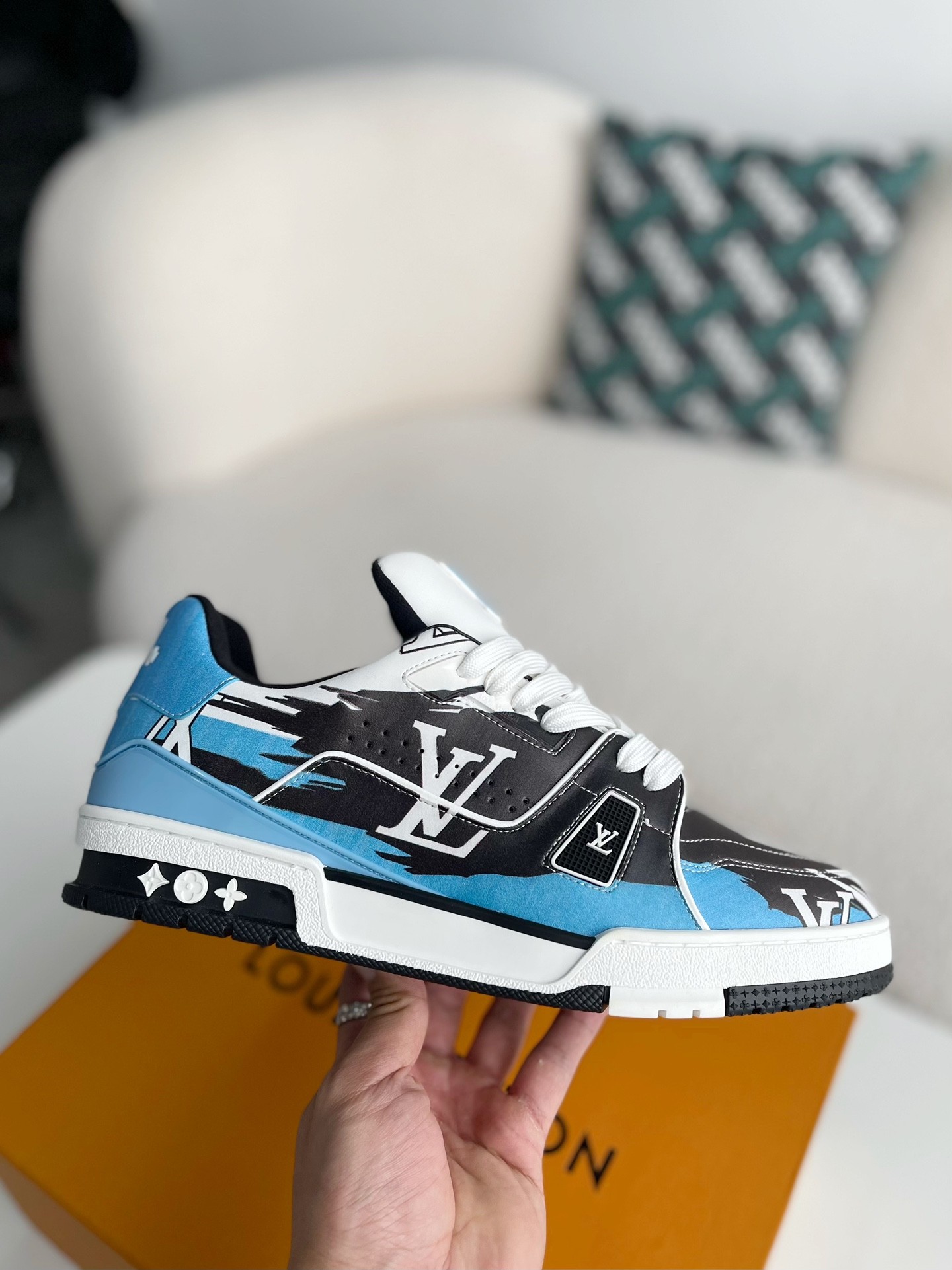 L X V TRAINER 1A9IQ5 Sneakers detail 6