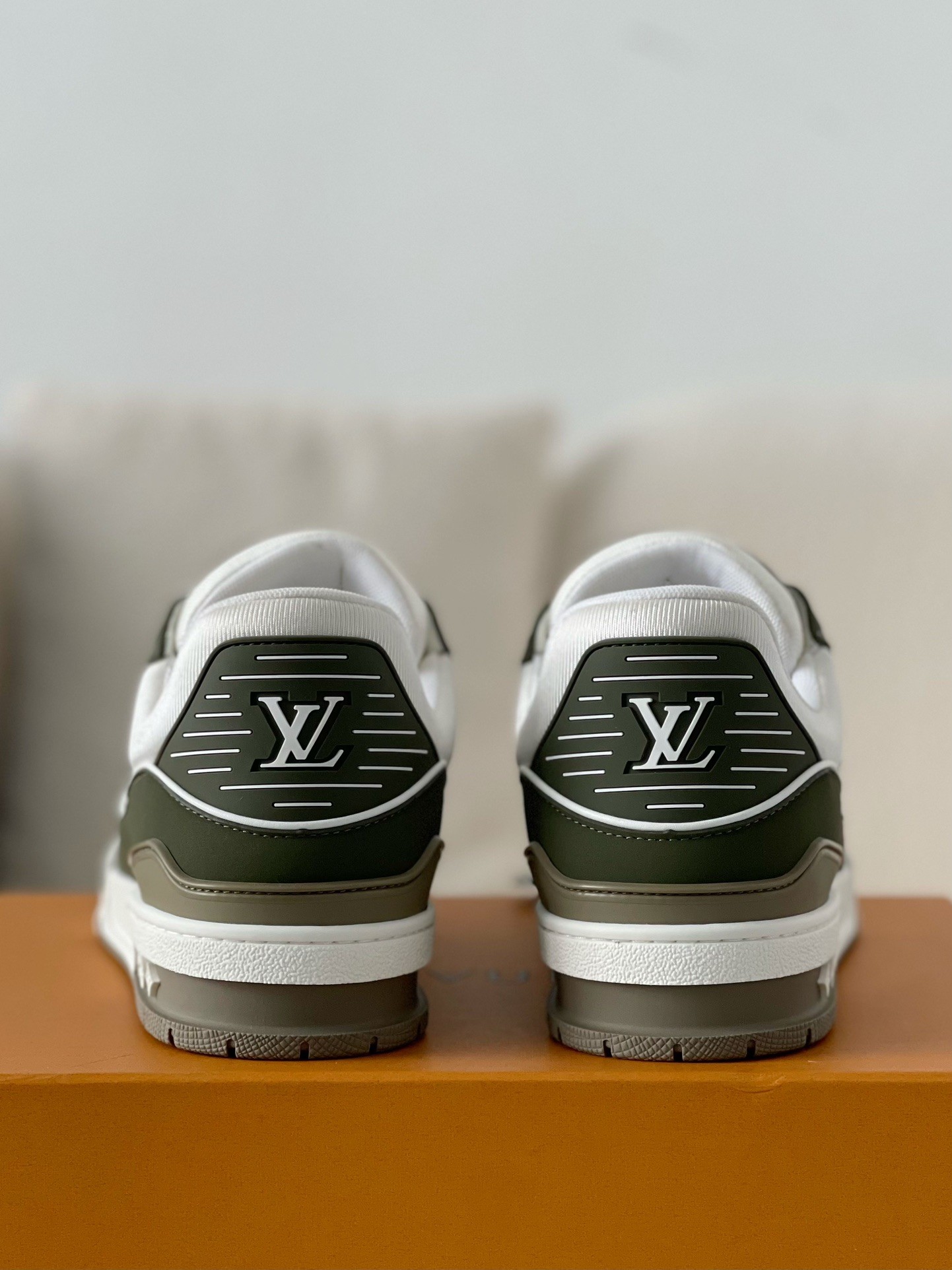 L X V TRAINER Sneakers detail 5