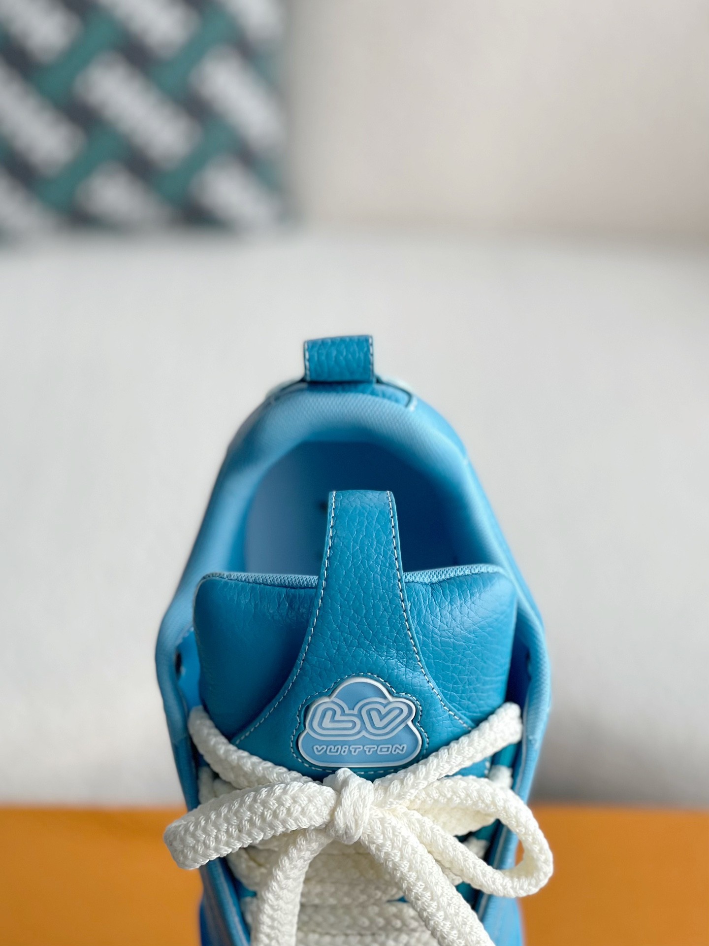 L X V Skate Sneakers detail 8