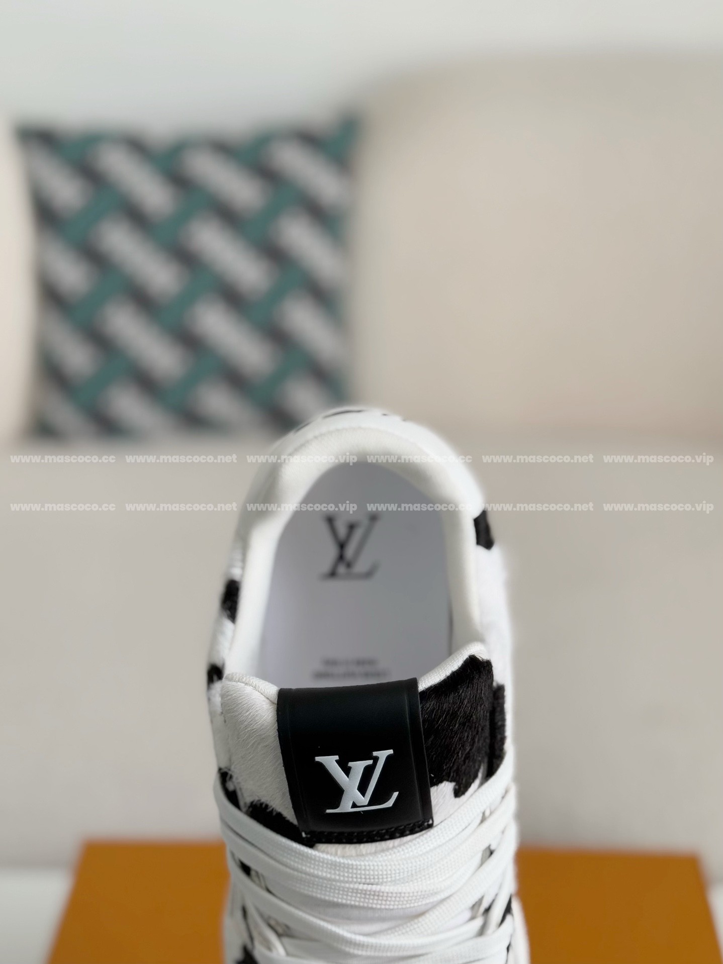 L X V TRAINER SNEAKERS detail 9