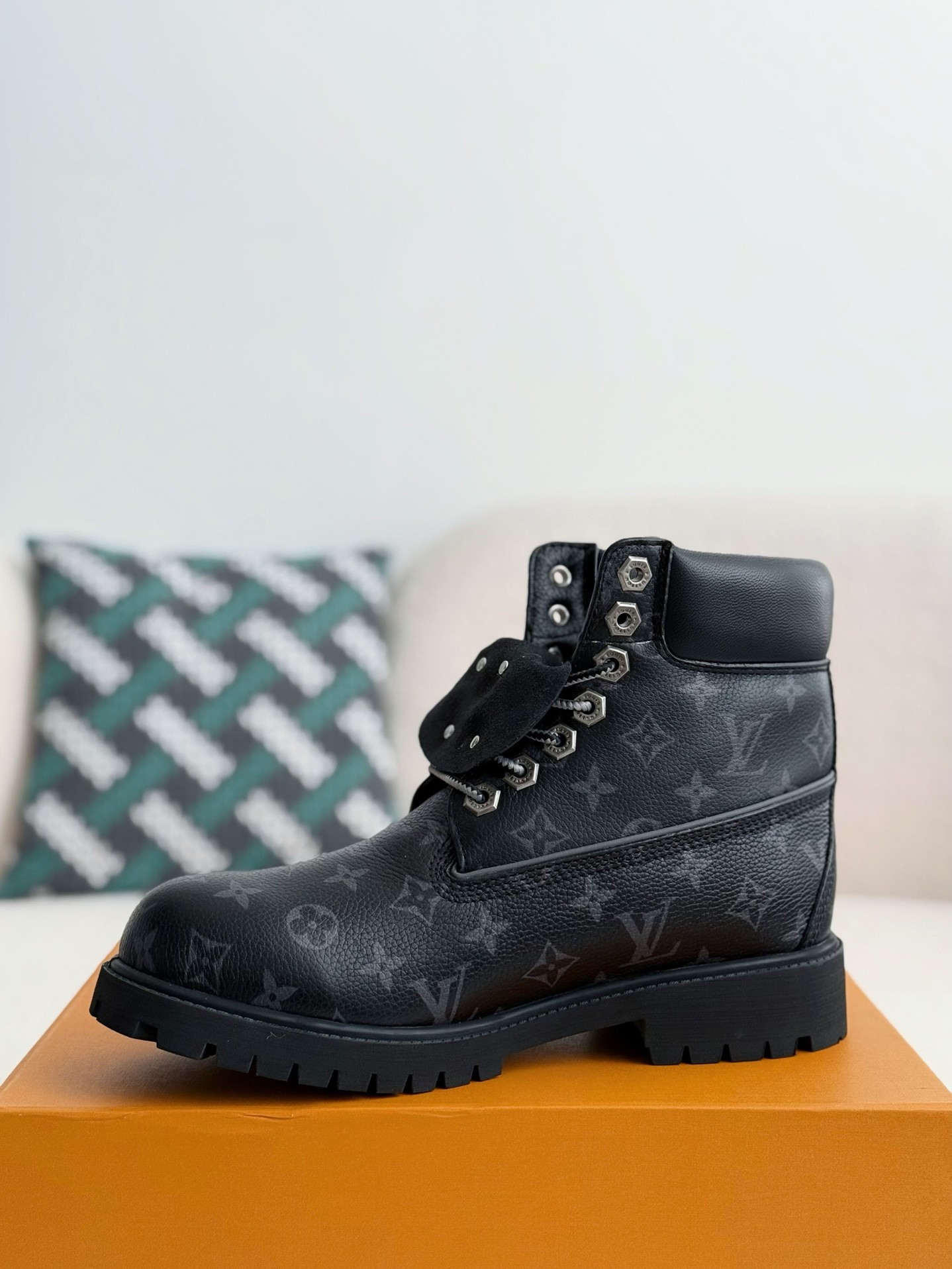 L X V & Timland Black boots/Martin boots/boots detail 4